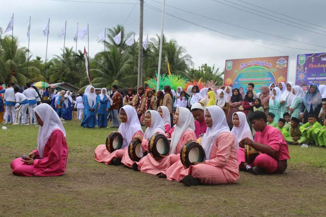 Penampilan hadrah SMAN 2 Sungai Apit